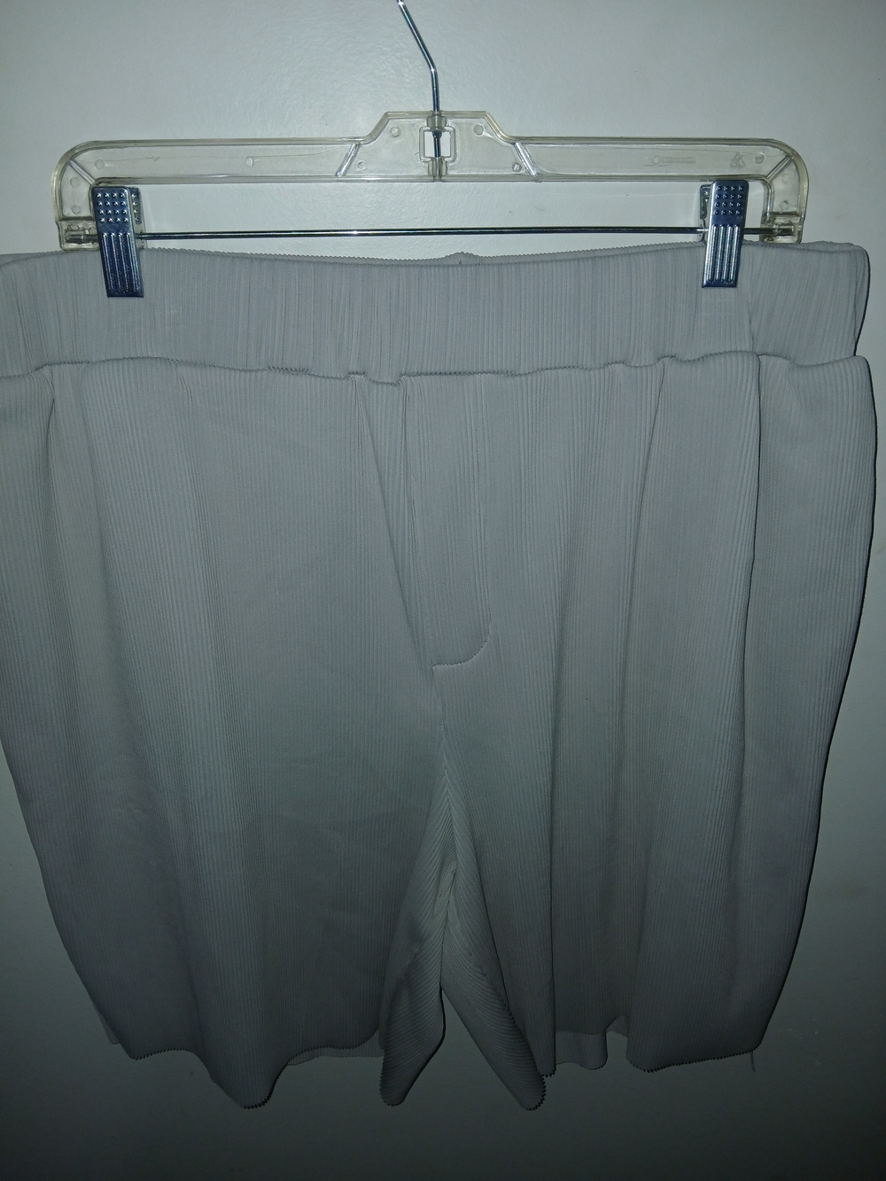 NwT Tahari Light Gray Pleated Skirt/Shorts with Elastic Waist Xl